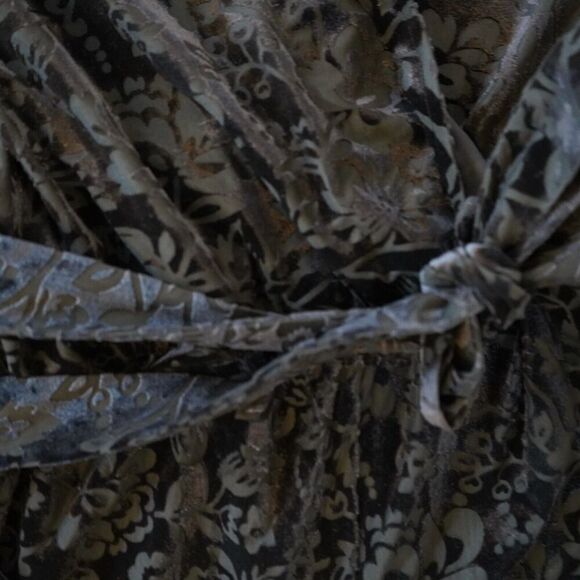 Anthropologie Saylor The Rebecca Velvet BurntoutFloral Belted V-neck Romper SZ S - Picture 7 of 8